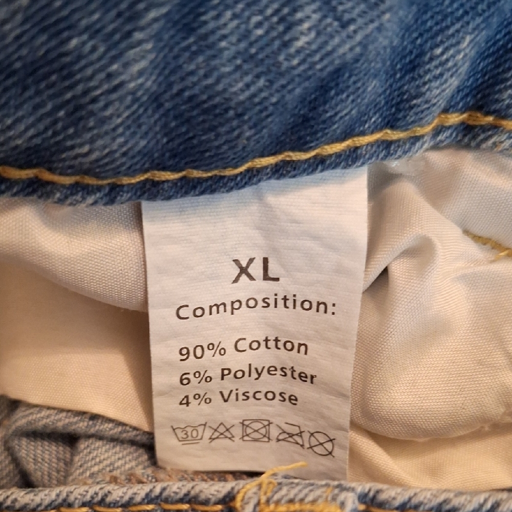 Blue Ripped Boyfriend Jeans. Excellent Condition NWOT Size XL - Picture 9 of 10